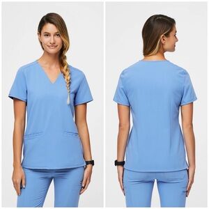 NWT- Figs Casma Three-Pocket Scrub Top™ (Size 5XL)